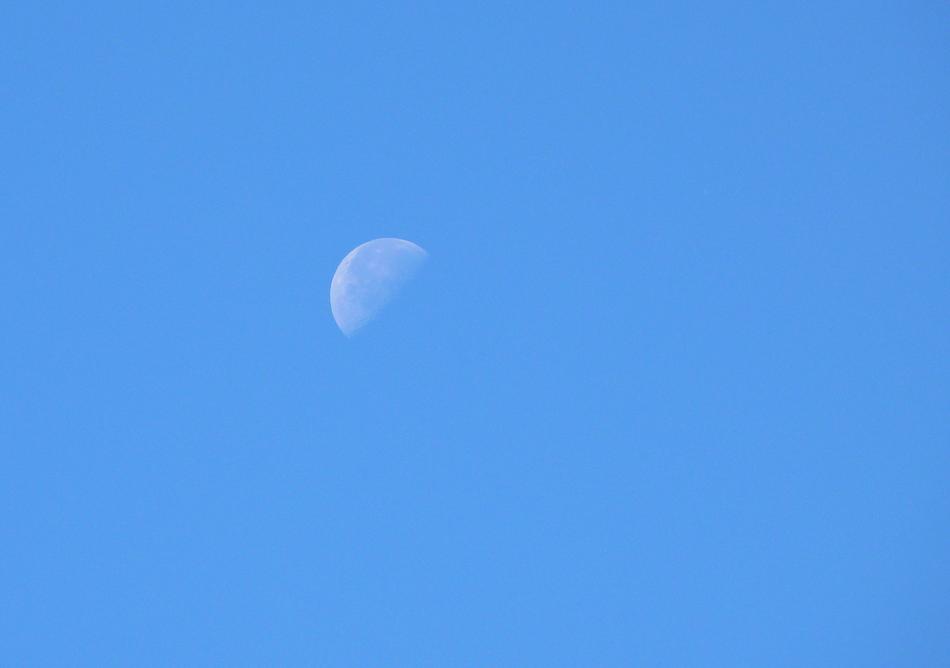 Moon Shadow Summer Air Blue