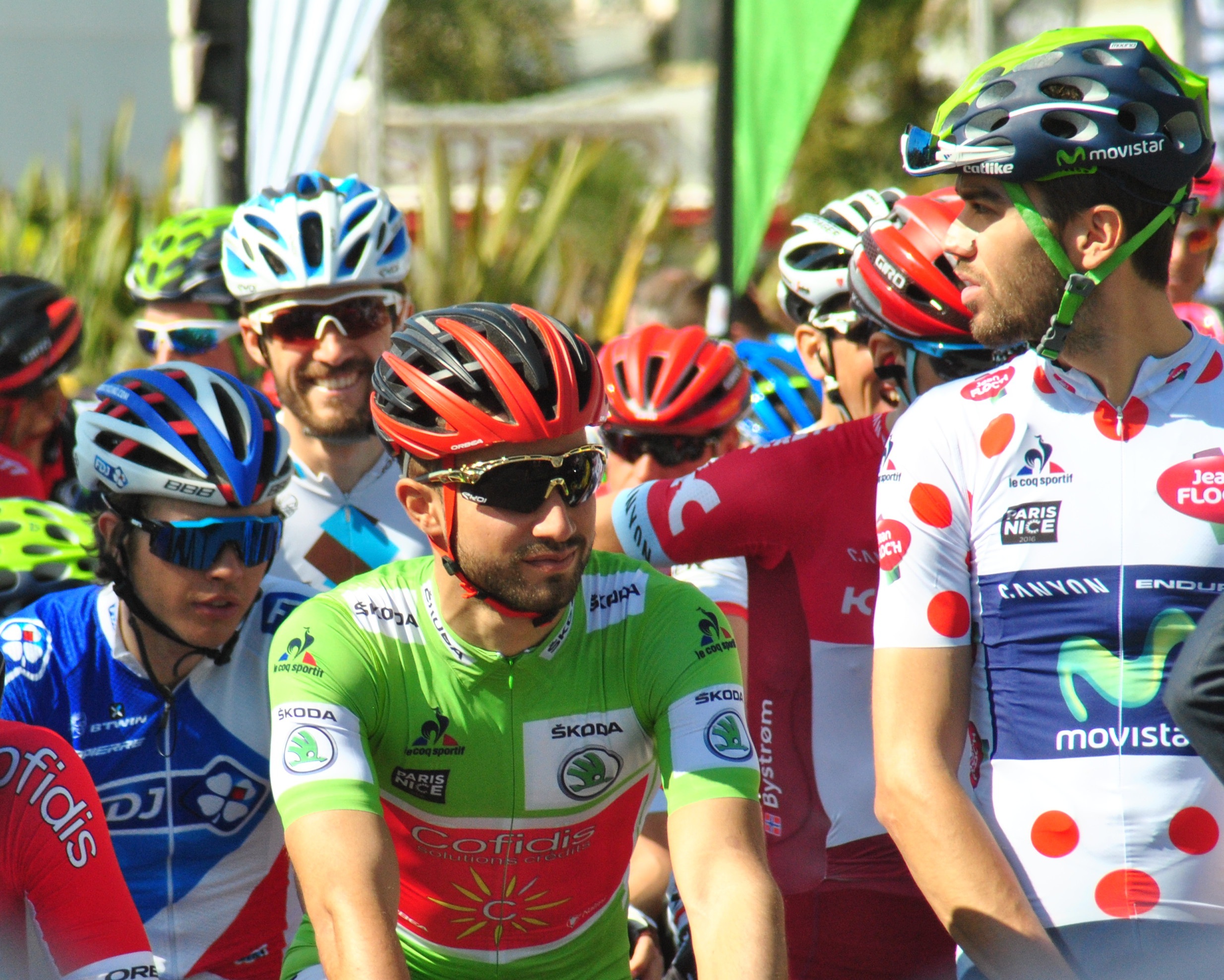 Cycle racing. Велосипедный спорт. Велосипедные гонки. Велоспорт картинки. Гонки на выносливость.