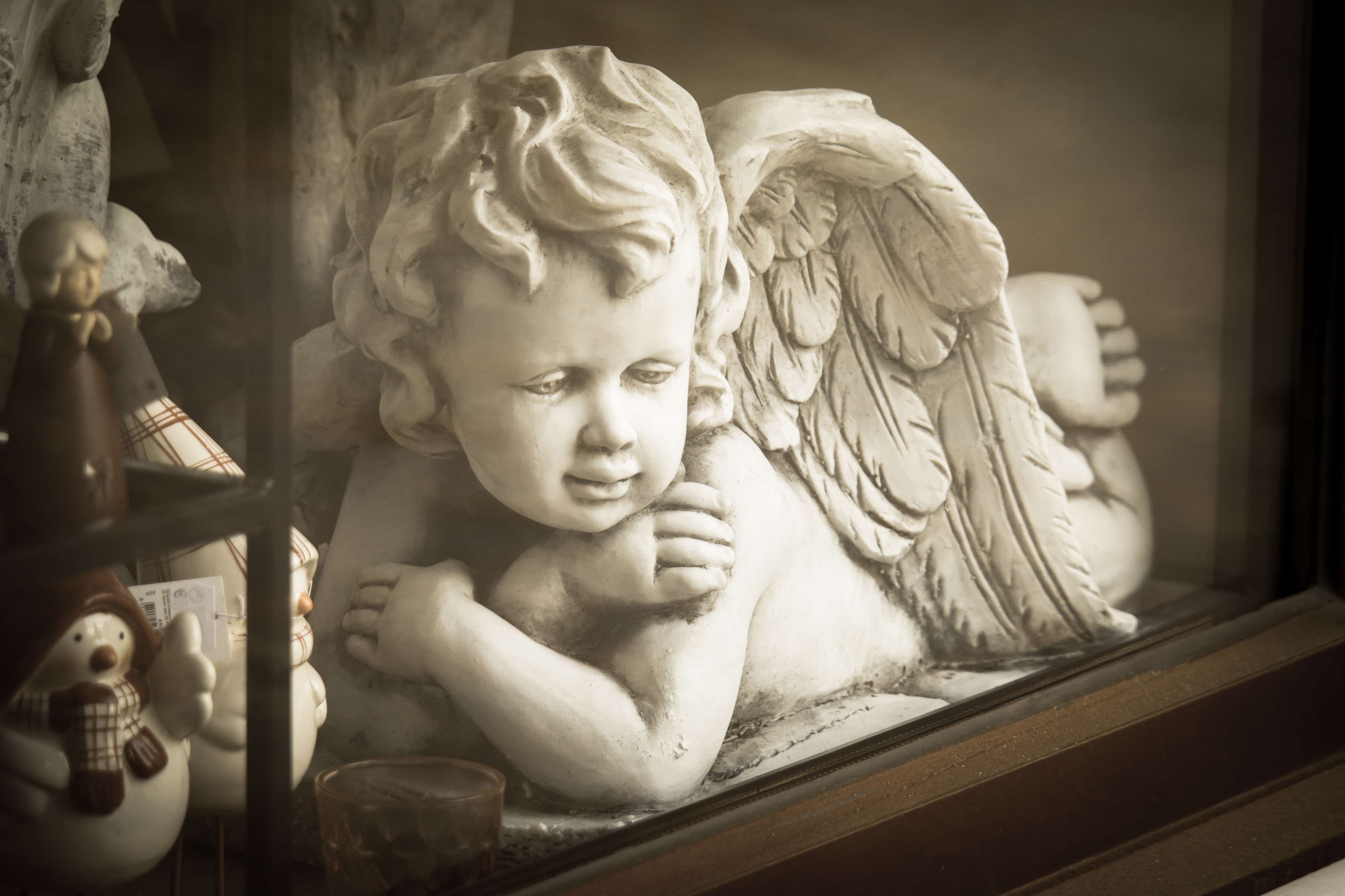 Фигура ангела дома - это источник вдохновения и благополучия, который всегда сопровождает ваши мечты и творческие замыслы