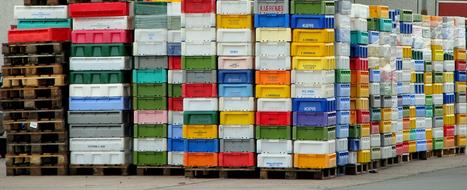 colored containers in stock