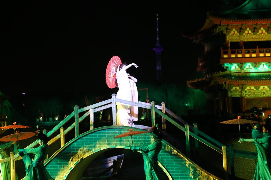 girl performance on stage