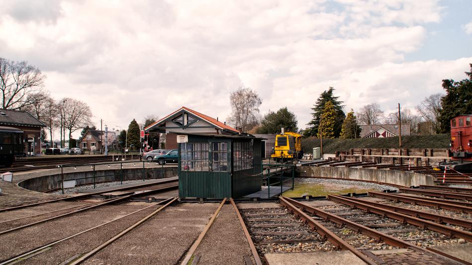 Turntable Trains Winches