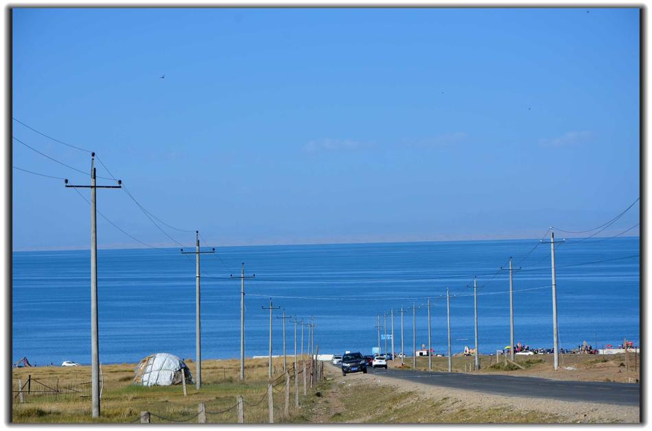 beautiful skyline with the sea