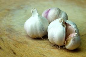 garlic garnish