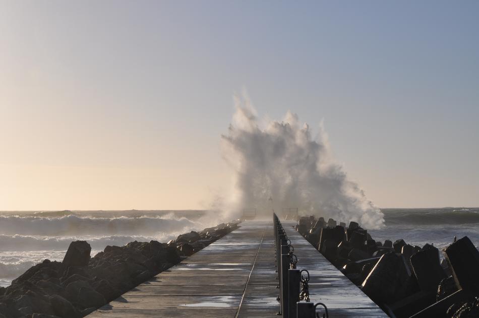 wave crashing against the rocks