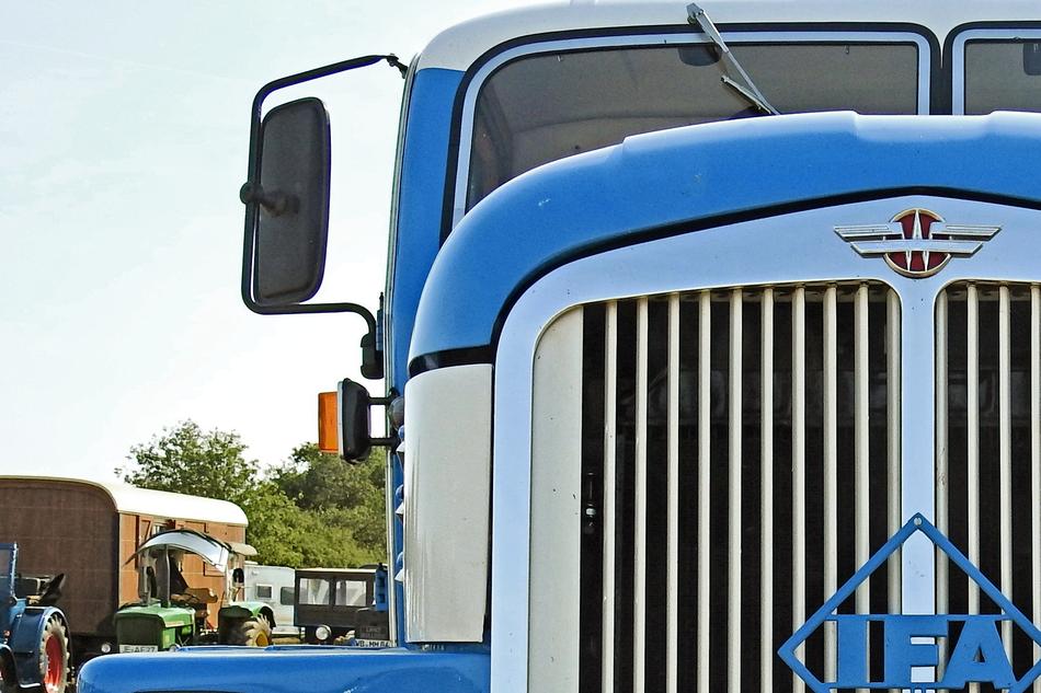 Grille Mirrors Truck