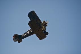 show with a flying airplane