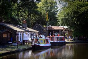 Canal Linlithgow Scotland Long