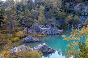 Lake Blue High-Loire