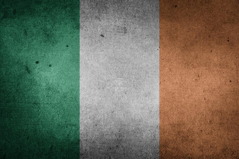 Mexican flag with dark corners