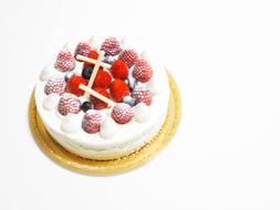 cream pie with berries