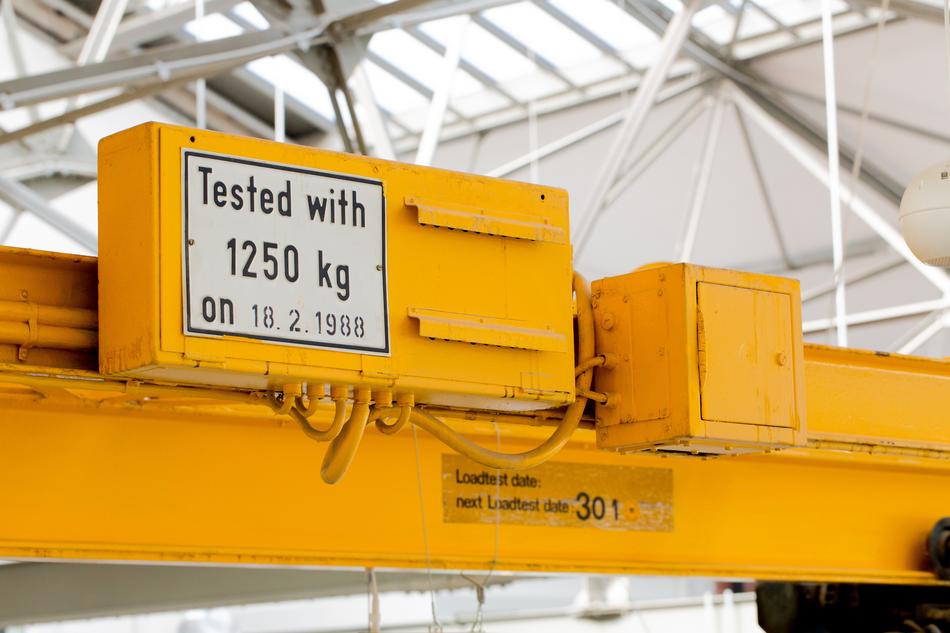 Hall Crane Metal
