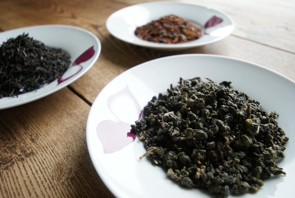 dried tea grass on a plate