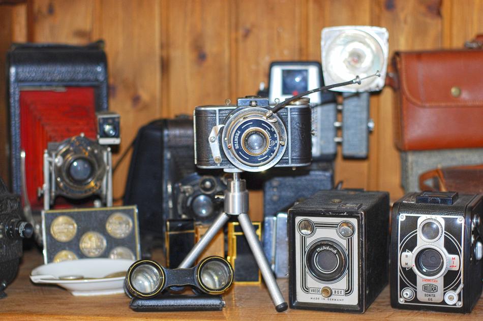 Cameras Antiques Composition Old