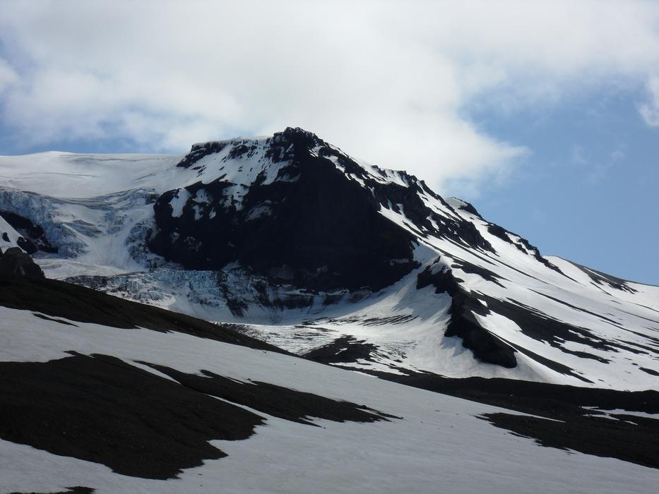 snow cliffs in the ice