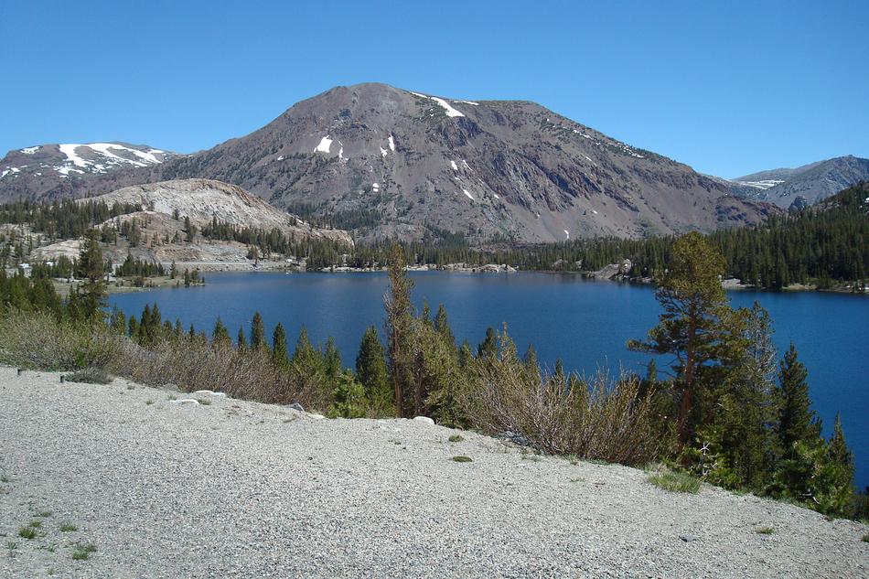 Lake and mountain scenery