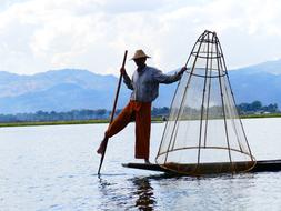 Single-Leg-Rowers Fisherman Rowing