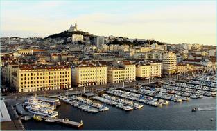 Marseille Port Lying