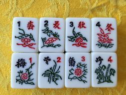 colored mahjong dice