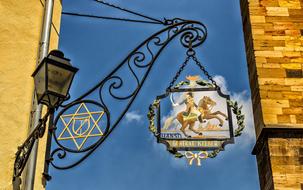 golden restaurant sign
