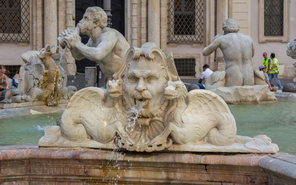 Roman sculpture fountain