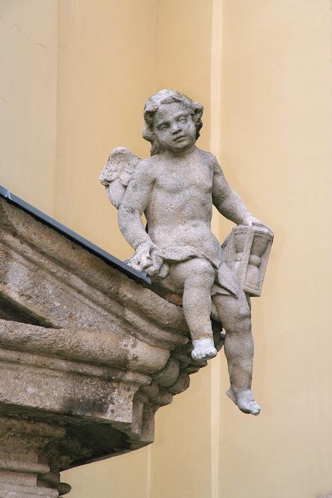 the little angel on the column
