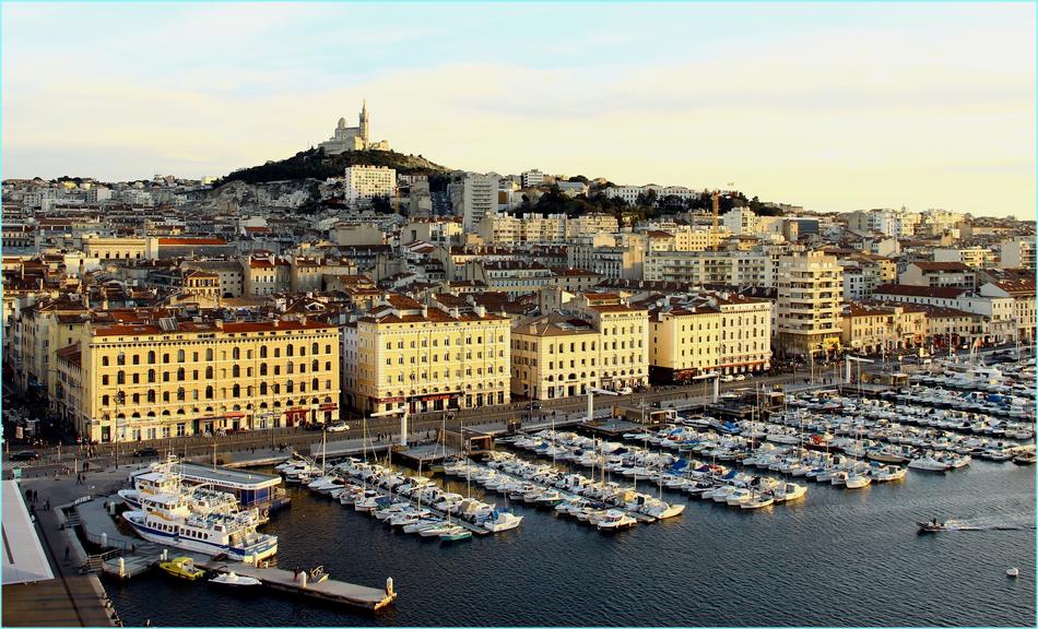 Marseille Port Lying