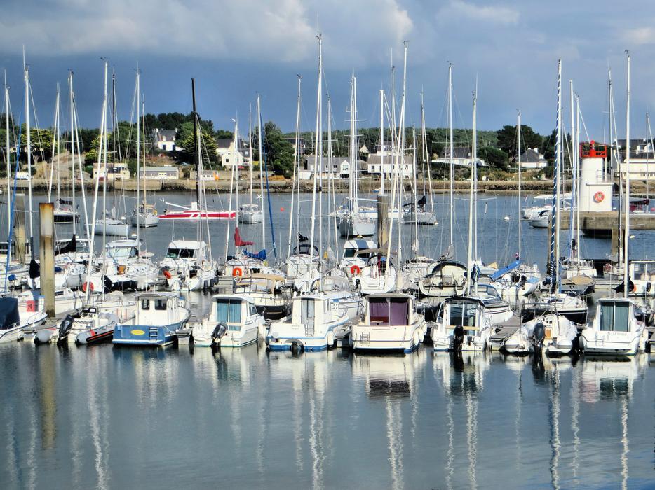 port at sea with yachts