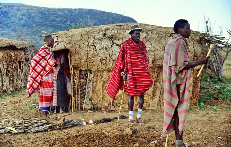 Kenyans in traditional dress