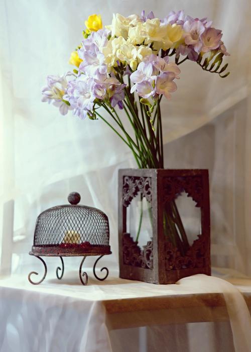 Freesia Stand Decoration