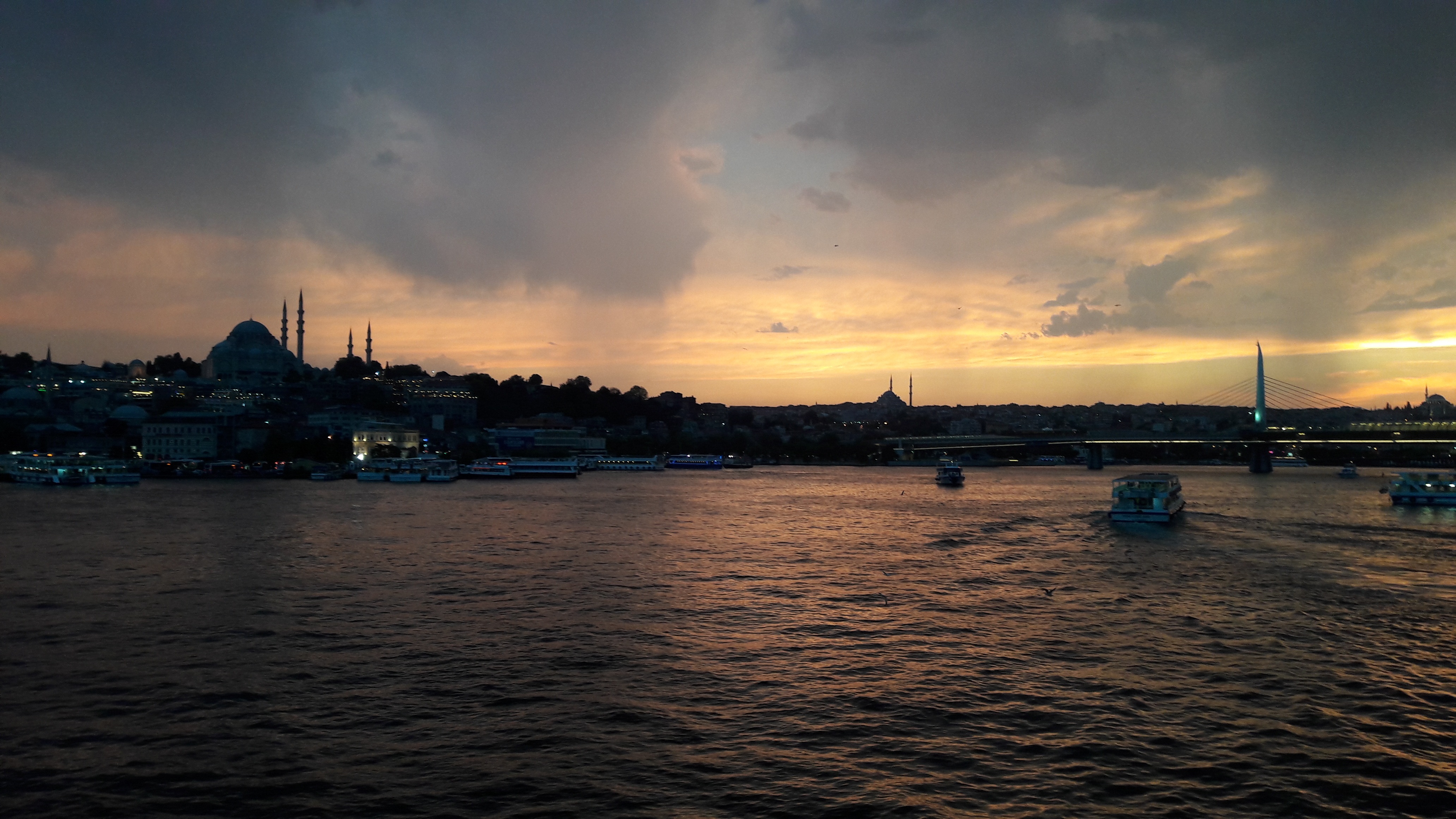 Istanbul a1. Мост Босфора в Стамбуле. Стамбул Восход. Вечерний Стамбул мост. Бебек Стамбул.
