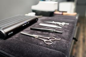 tabletop clipping devices
