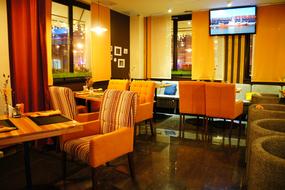 place to eat near the window