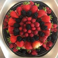 fresh berry cream cake