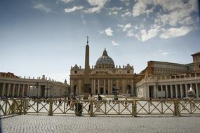 the square in front of the vatican buildings