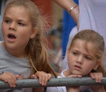 children watching the show