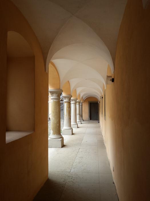 arch with columns in the building