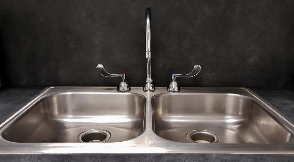 shiny kitchen sink