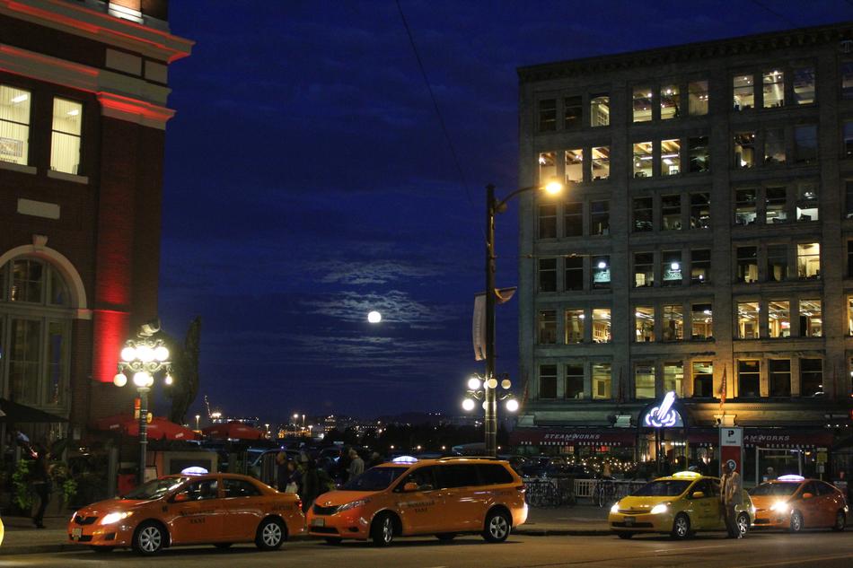 the beautiful city at night