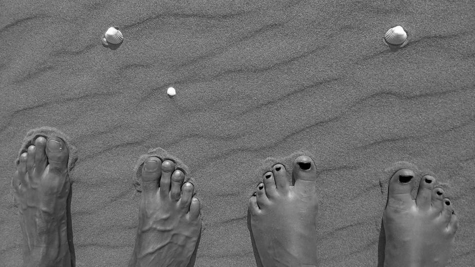 feet people beach