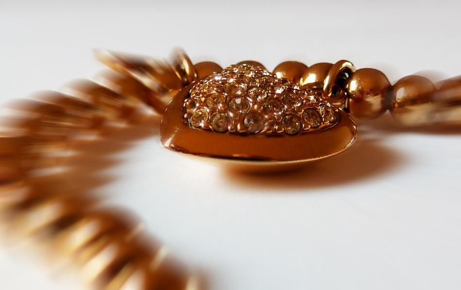 beautiful gold jewelry