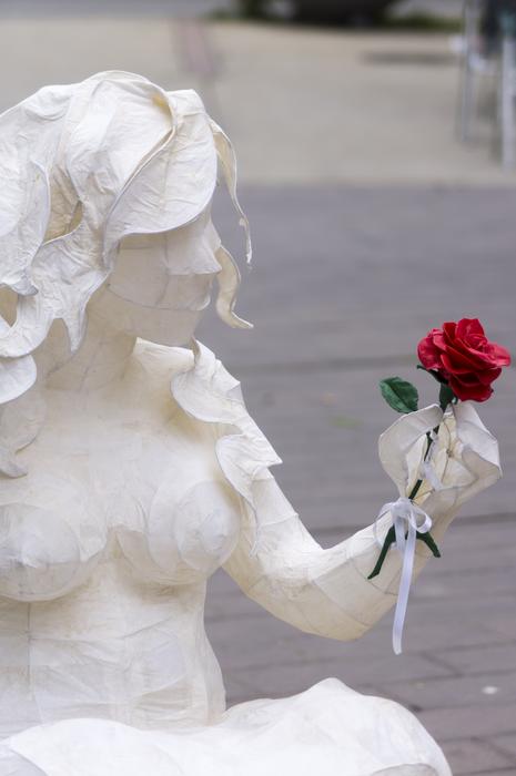 Rosa Rose Statue