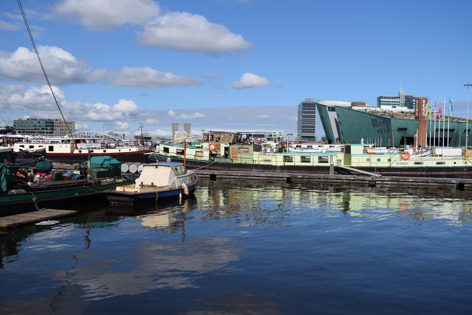 ships on the old pier