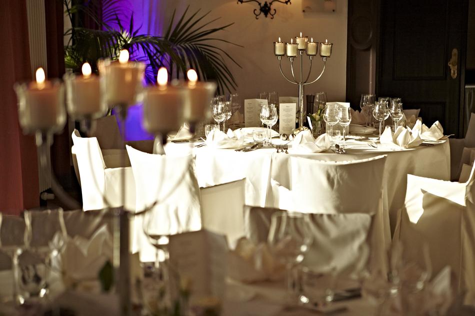 candles on the restaurant table