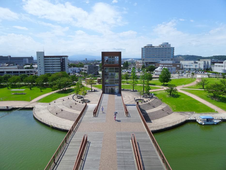 e tower in the middle of the square in japan