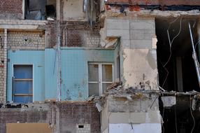 destroyed houses in the city