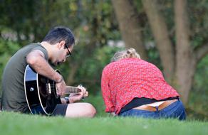 Pair Music green Park