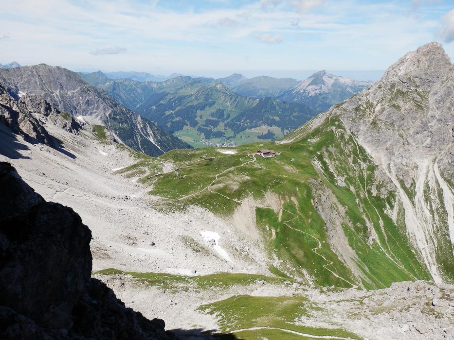 beautiful mountain scenery with a view of the plants