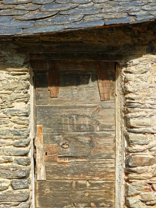 stonewalled door