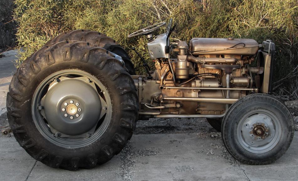 Tractor Old Renovated